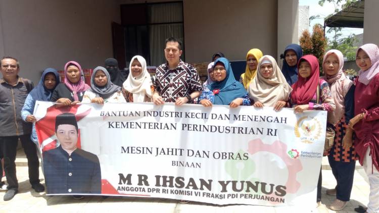 Hadir Penyerahan Bantuan IKM, Ihsan: IKM Siap Jadi Tulang Punggung Ekonomi Jambi