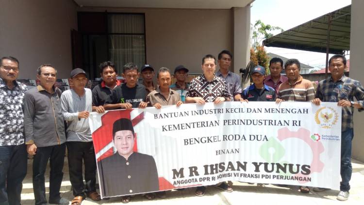 Hadir Penyerahan Bantuan IKM, Ihsan: IKM Siap Jadi Tulang Punggung Ekonomi Jambi