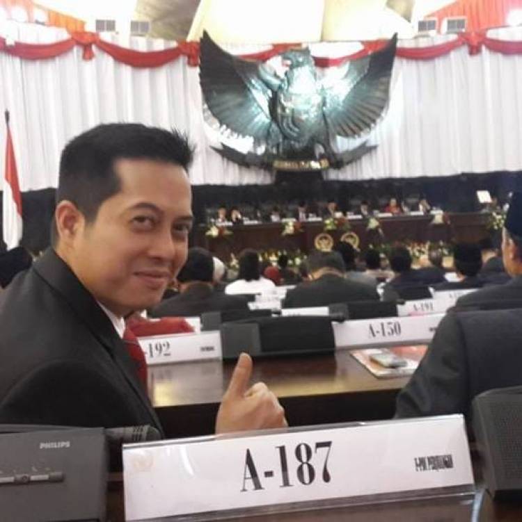 Ihsan Yunus Anggota DPR RI Muda, Cerdas dan Berdayaguna dari Jambi