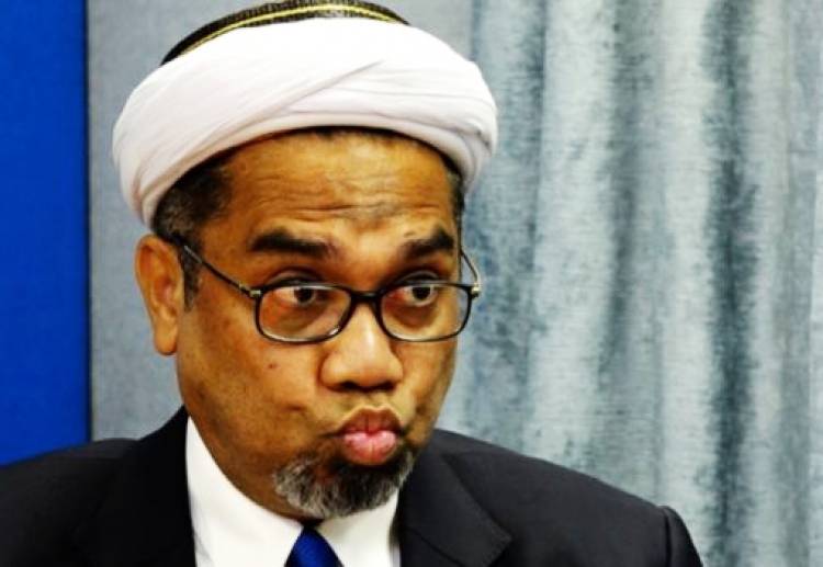 Foto Setengah Bugil Heboh di Medsos, Ini Kata Ngabalin