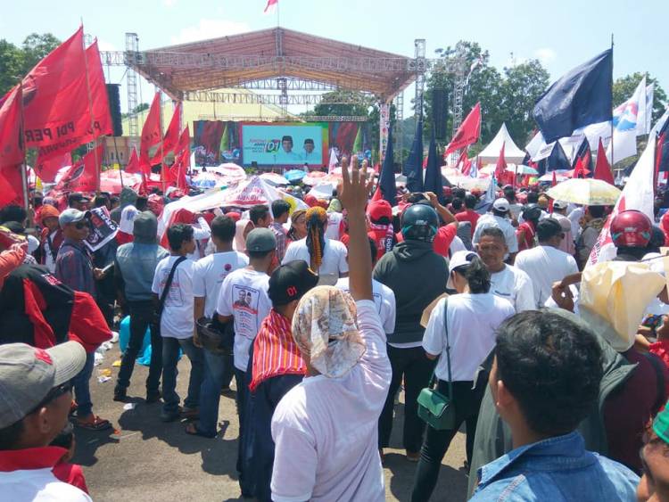 Jokowi Belum Datang, Kampanye di Batam Sudah Dipadati Warga