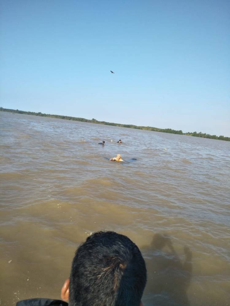 Dir Polair Polda Jambi Temukan Lima Warga Tanjabtim Terombang-ambing di Tengah Laut