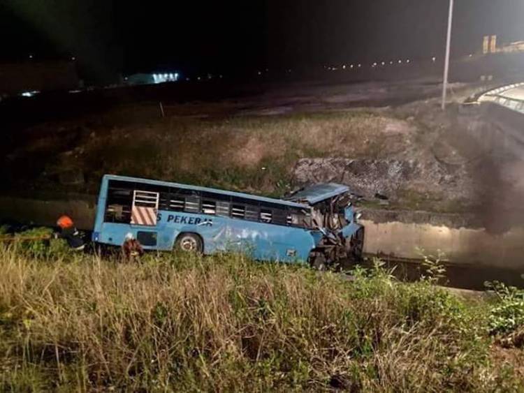 Empat WNI Tewas Dalam Kecelakaan Bus di Malaysia