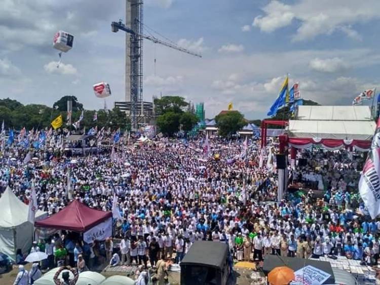 Kampanye di Solo, Massa Minta Titiek Rujuk dengan Prabowo