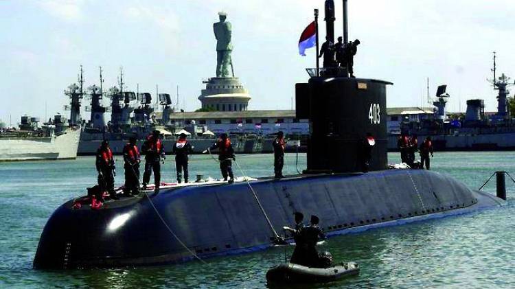 Menhan Luncurkan Alugoro Kapal Selam Pertama Buatan Anak Bangsa