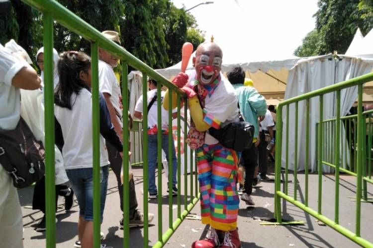 Simpatisan Jokowi-Ma'ruf Berdandan Unik Saat Kampanye di GBK