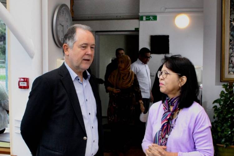 Mantan Menlu Slowakia Pavol Demes Pantau Pemilu di KBRI Bratislava