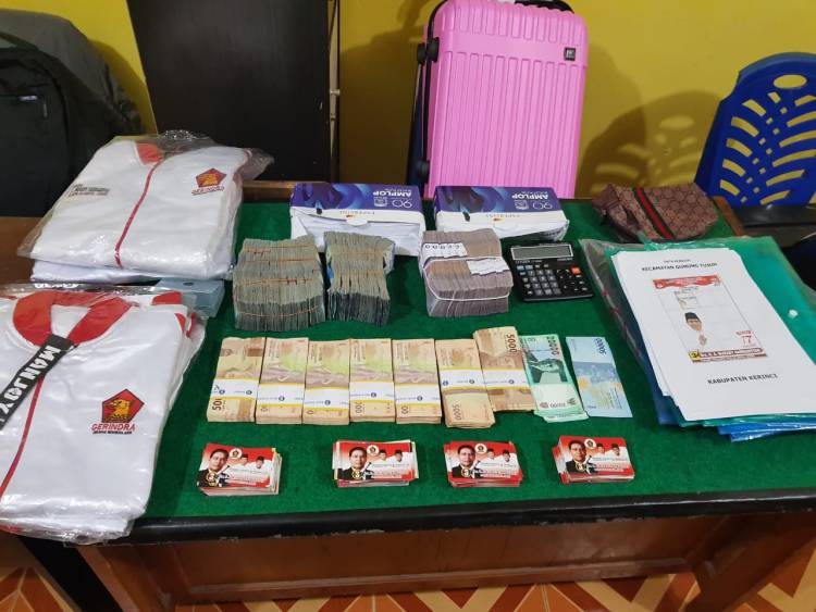 Tim Gakumdu OTT Caleg Gerindra dan Mantan Wabup di Sungai Penuh