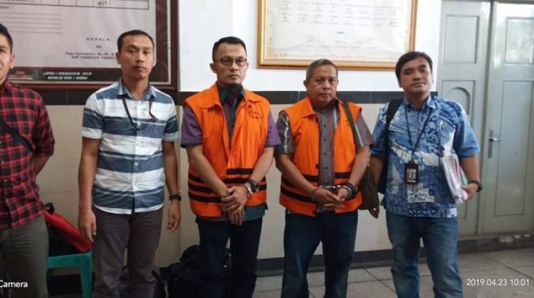 Dua Terpidana Suap Bupati Lamsel Dieskekusi KPK ke Lapas Sukamiskin 