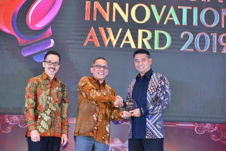 Berinovasi Program Kampung Bantar, Walikota Fasha Terima Indonesia Innovation Award 2019