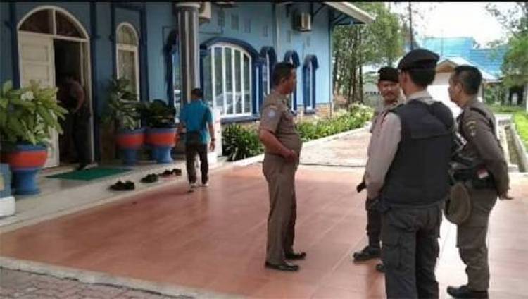Rumah Dinasnya Digeledah KPK, Walikota Dumai Zulkifli AS Hanya Terdiam