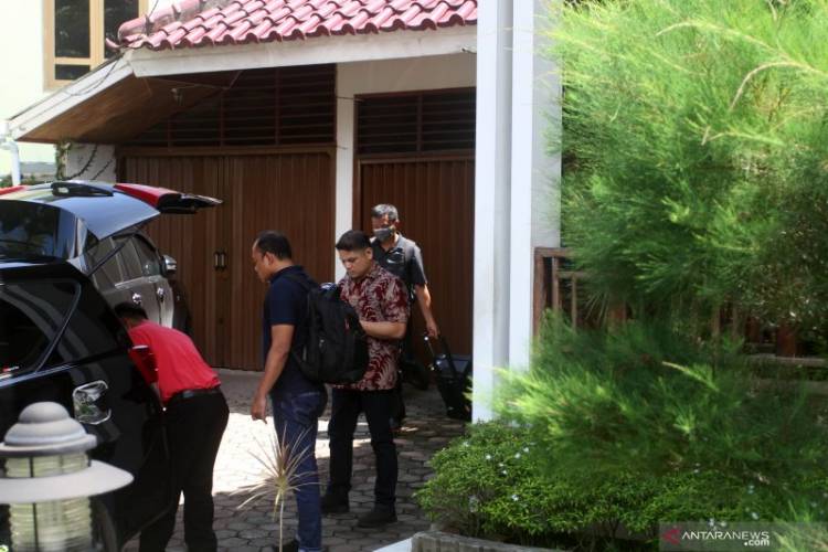 Sekda Bungkam Soal Penggeledahan KPK di Rumah Bupati Solok Selatan