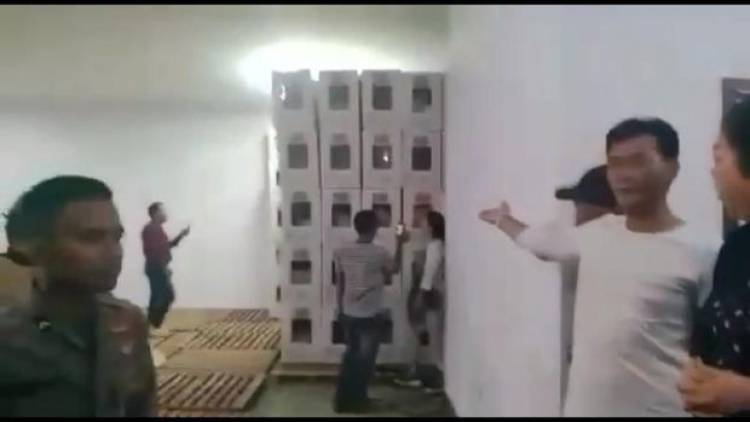 Viral Relawan Senopati 08 Sidak Gudang KPU Bekasi