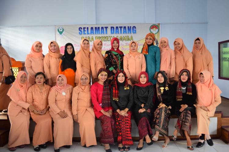 DWP Dinas Kesehatan Peringati Hari Kartini, Bermacam Lomba Ditandingkan