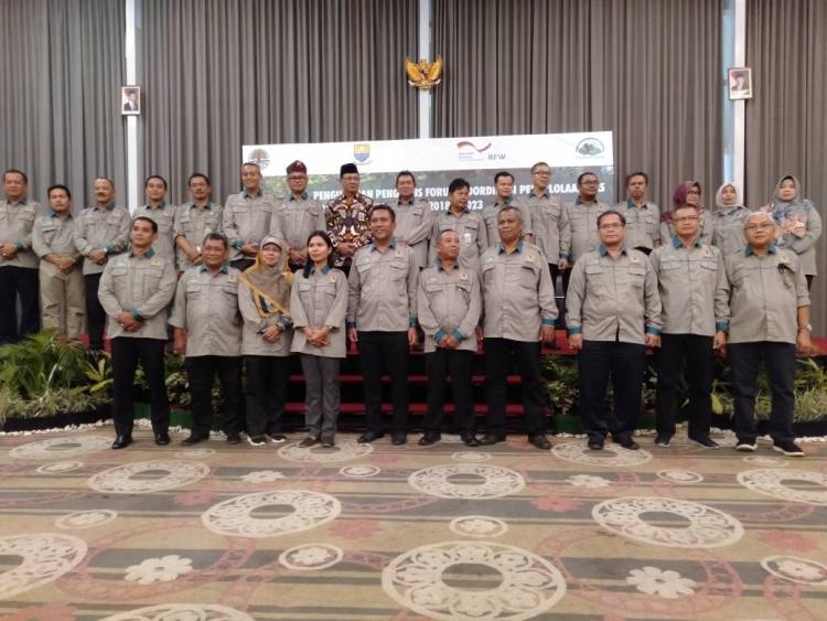 Pengurus Forum Koordinasi Pengelolaan DAS Provinsi Jambi Resmi Dikukuhkan