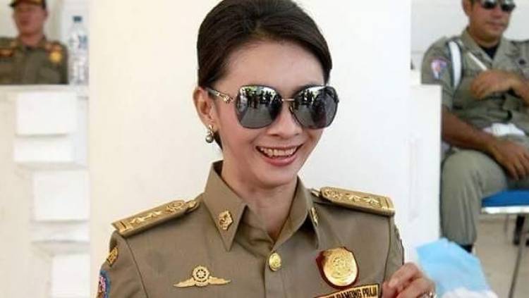 Bupati Talaud Cantik dan Modis Ini Kena OTT KPK