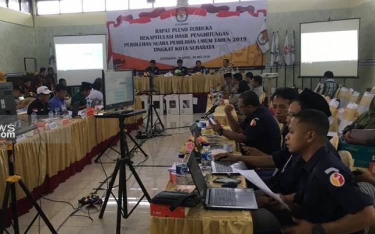 Jokowi-Ma'ruf Unggul Sementara Rekapitulasi KPU Surabaya