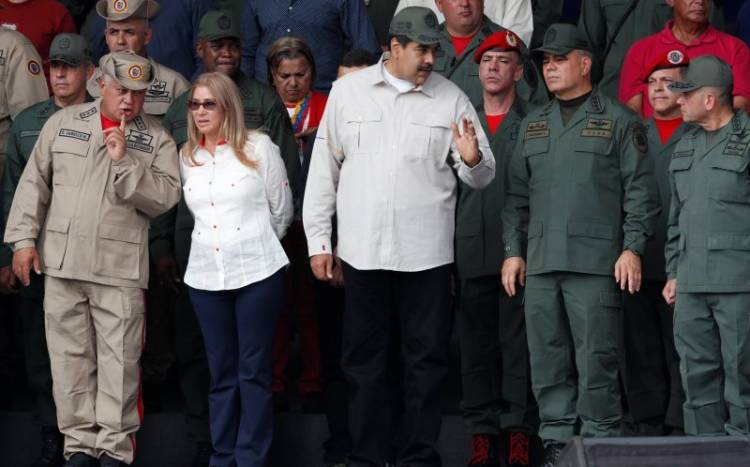 Presiden Maduro Tampil Bersama Menteri Pertahanan Setelah Upaya Kudeta