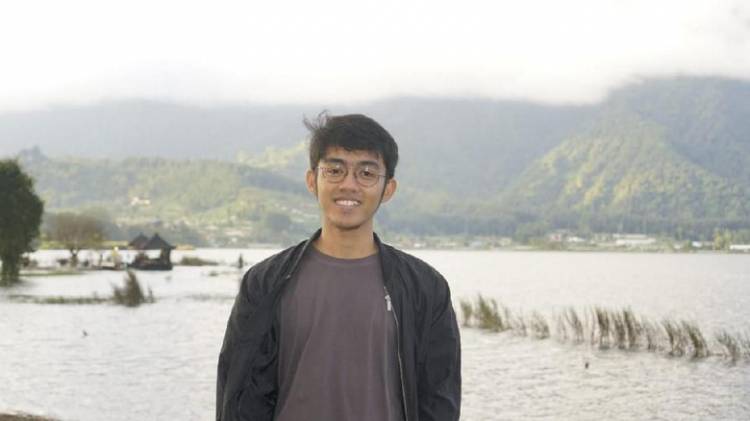 Tanpa Baliho, Milenial Penjual Es Teler Ini Raih 16 Ribu Suara