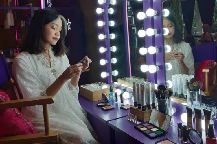 Fathia Izzati Tampil Pangling Saat Buka Puasa Bersama