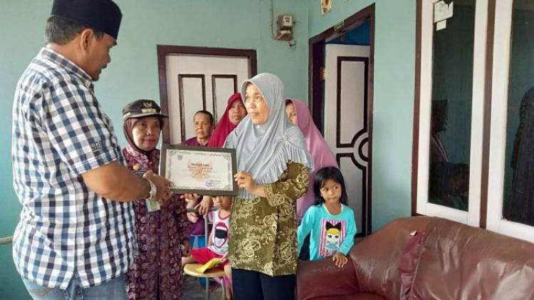 Pemkot Jambi Berikan Piagam Penghargaan Pahlawan Demokrasi