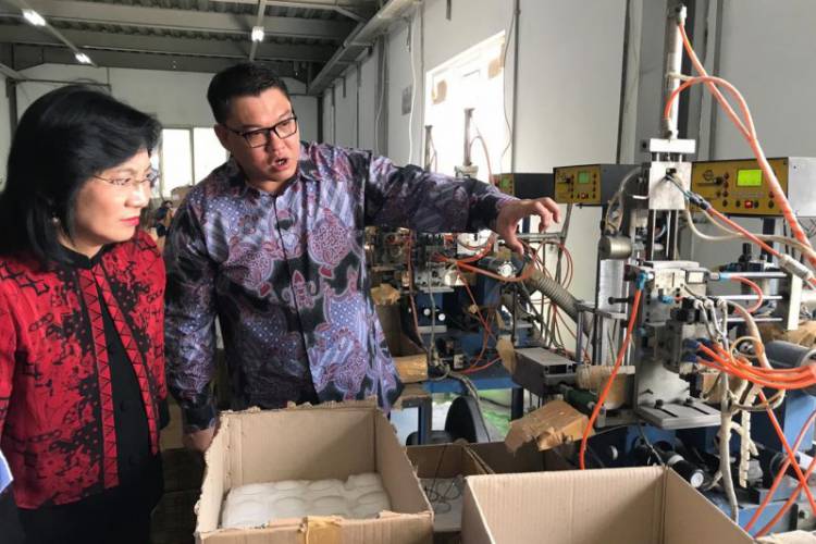 Maraknya Produk Impor, Kemenperin Kaji SNI Produk Kacamata