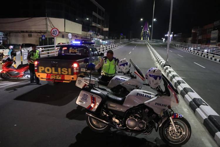 Tawuran Warga Pecah di Pekanbaru Malam Ini, Jembatan Siak IV Ditutup