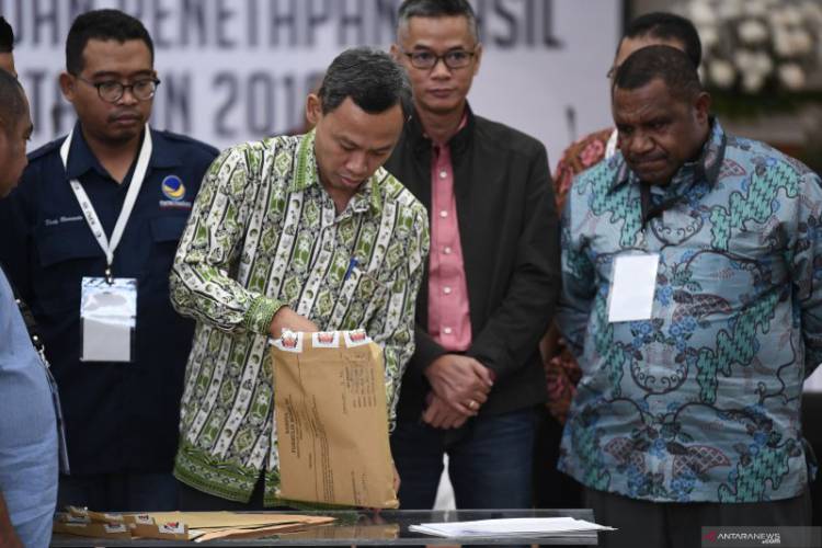 Saksi BPN Protes Tata Cara "Noken" Pada Rekapitulasi Pemilu di Papua Barat