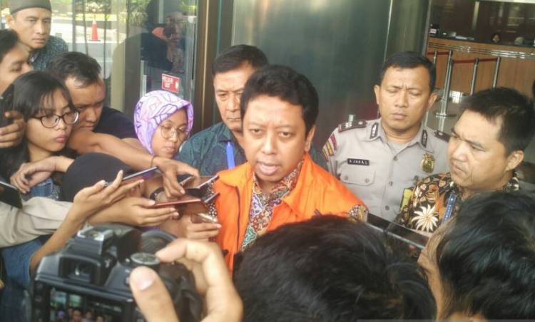 Oh! Rommy Kembali ke Rutan Setelah Sempat Dibantarkan
