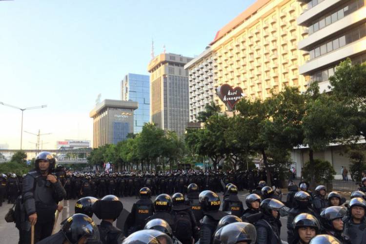 Tuntut Kejujuran Pemilu, Massa Mulai Berdatangan ke Bawaslu RI