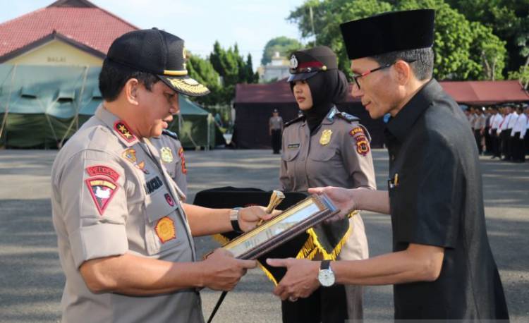 Redam Aksi Anarkis Kapolda Jambi Beri Penghargaan Ketua DPRD Batanghari