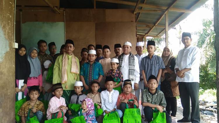 Gubernur Jambi Berikan Tali Asih Kepada 153 Anak Yatim Piatu