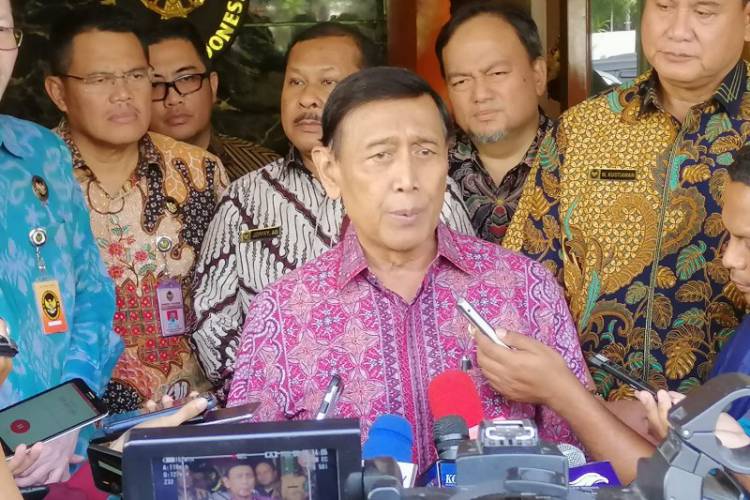 Ancaman Pembunuh Pejabat, Wiranto: Proses Hukum Masih Jalan, Jangan Berspekulasi Lah