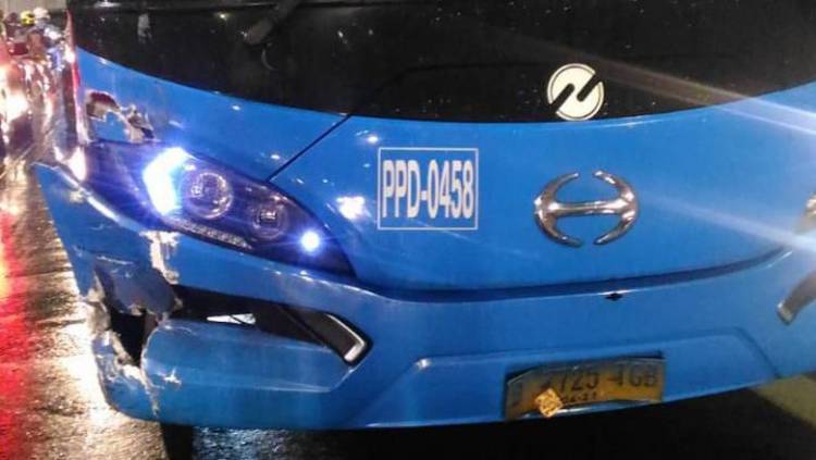 Bus TransJakarta Tabrakan Beruntun di Underpass, 5 Luka-luka