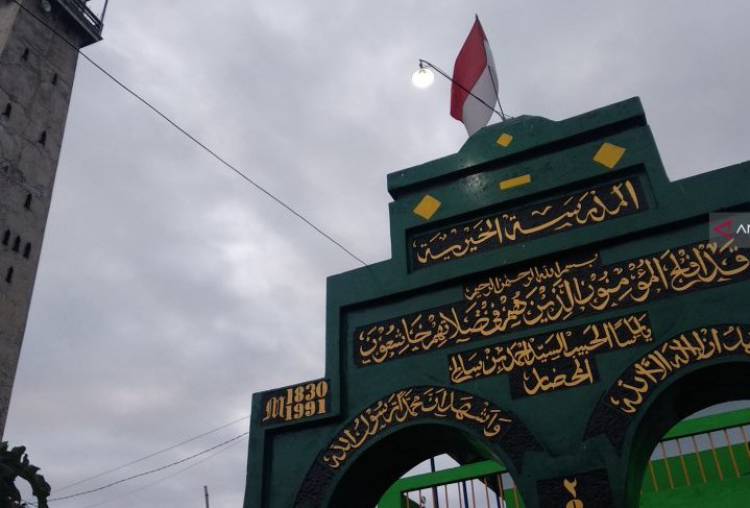 Jamaah Al Muhdlor Kapok Diliput Media Saat Shalat Id Awal