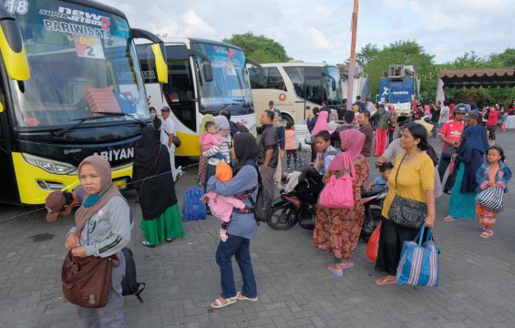 Harga Tiket Pesawat Mahal, Mudik Lebaran Pilih Bus