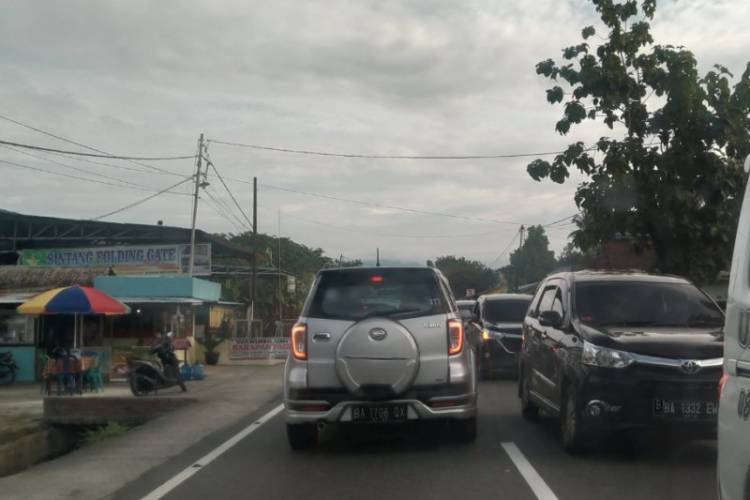 Bukittinggi-Payakumbuh Macet di Tiga Titik