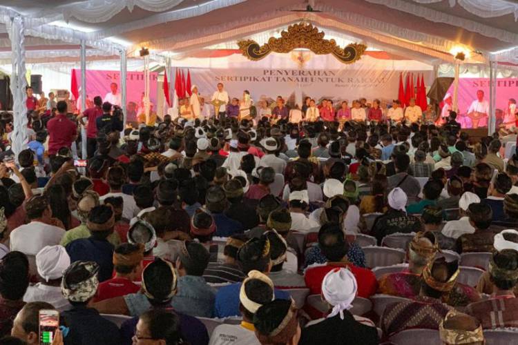 Asyik, Jokowi Bagikan 3.000 Sertifikat Tanah di Bali