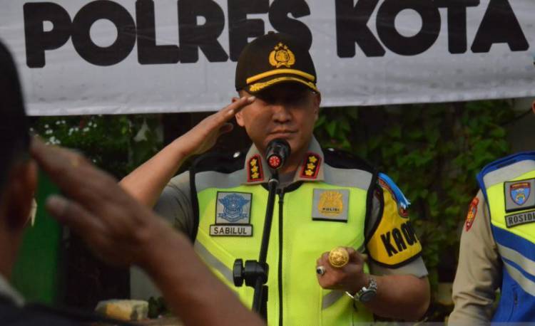 Polisi Buru Perampok Toko Emas Senilai Rp1,6 Miliar Terekam CCTV