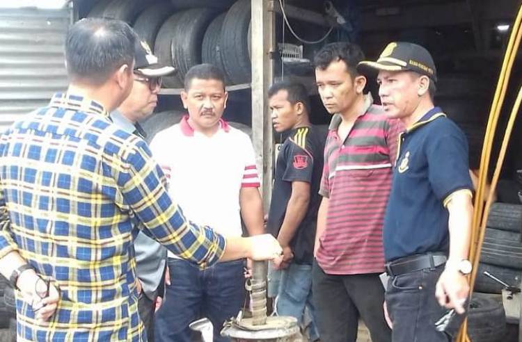 WARNING!! Buang Limbah Oli Sembarangan, Bengkel Ditertibkan