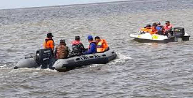 Anggota TNI dan Keluarga Tenggelam di Perairan Mega Timur