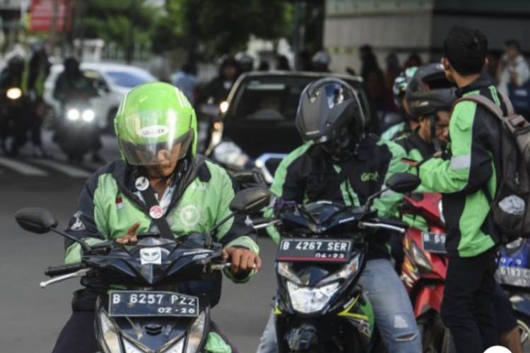 Pengemudi Ojek Online Keluhkan Sulit Tarik Dana yang Menjadi Haknya