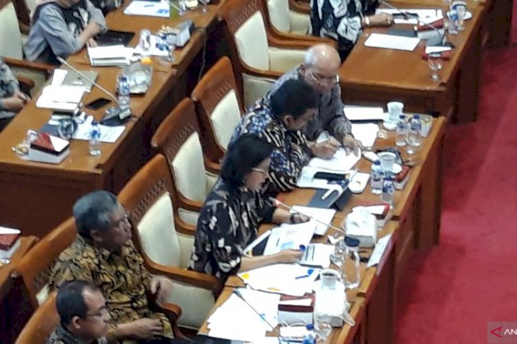 Ngeri! Sri Mulyani: 9,85 Miliar Lembar Sampah Plastik Dihasilkan Gerai Retail