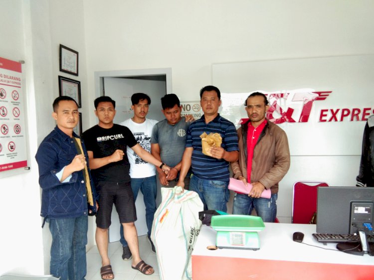 Saat Mengambil Barang di Ekspedisi, Seorang Pria Diringkus Petugas BNNP Jambi