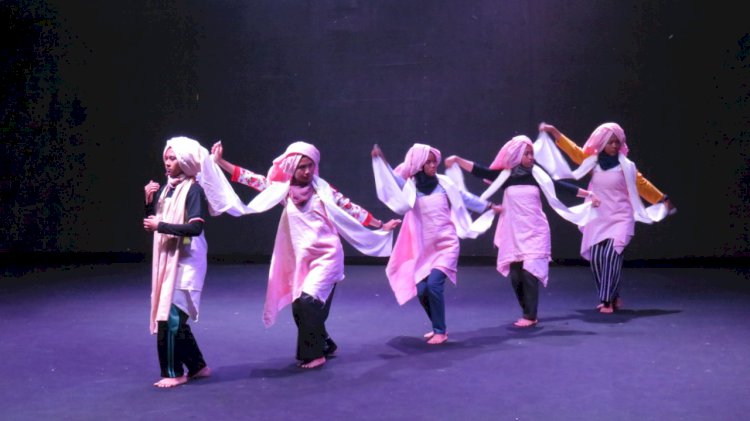 Tari Bedeti Suku Anak Dalam Manggung di Taman Budaya Jambi