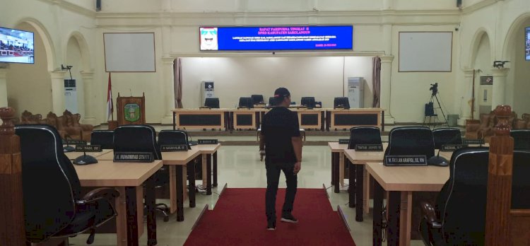 Gara-gara Tak Kuorum, Rapat Paripurna DPRD Sarolangun Molor