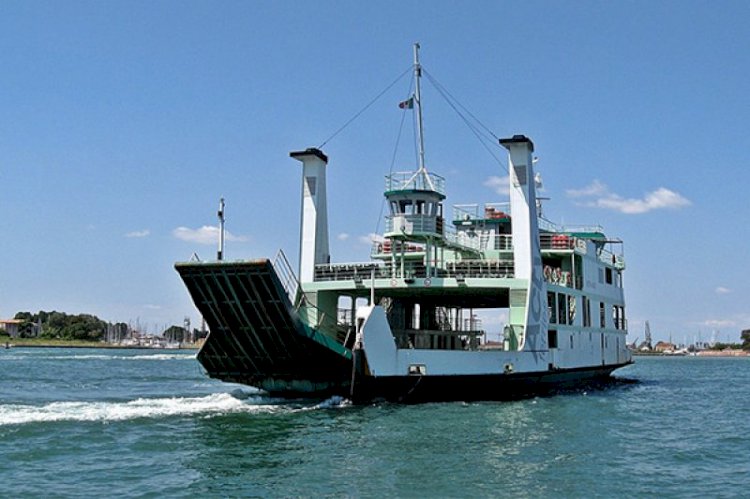 Baru Menikah, Wanita Muda Terjatuh Ke Laut Saat di Atas Kapal Feri