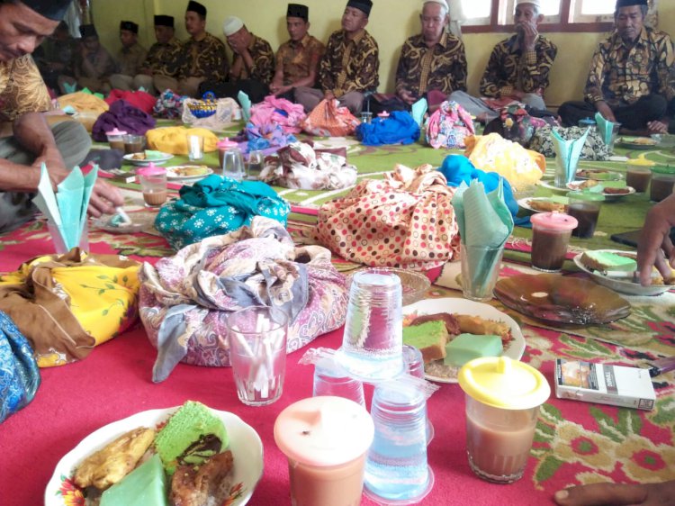 Begini Upacara Menjalang Penghulu Adat Negri di Bungo