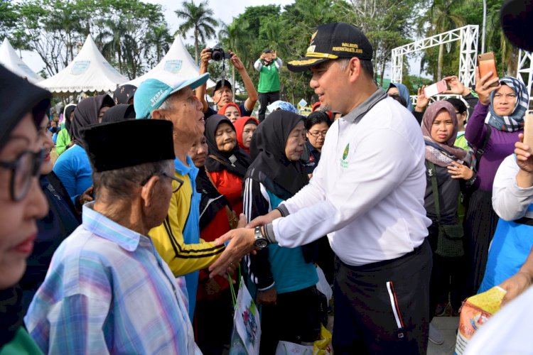 Tasyakuran Penghargaan Tokoh Nasional Peduli Lansia, Fasha Santuni Lansia Kota Jambi