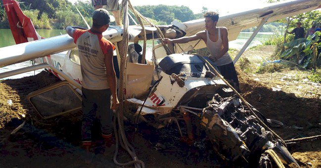 KNKT Angkat Bangkai Cessna yang Jatuh ke Sungai di Indramayu